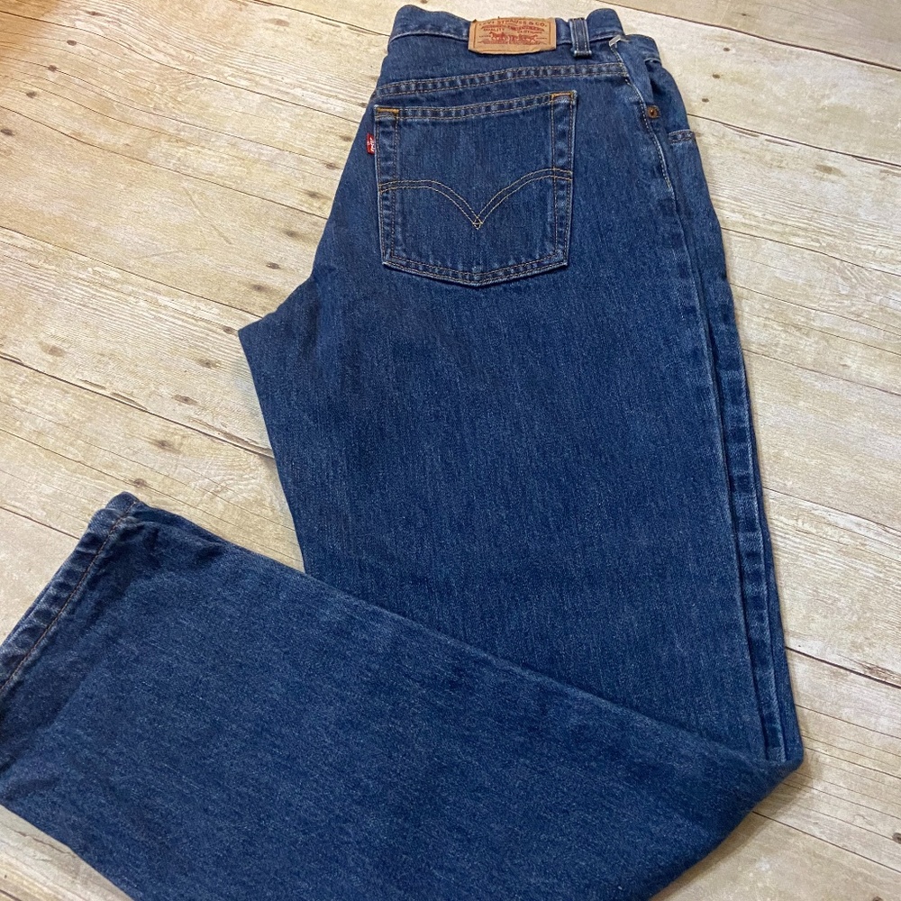 Levi's 550 Relaxed Fit Tapered Leg